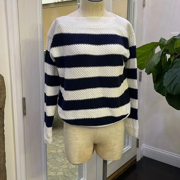 Lauren by Ralph lauren sweater size small - Picture 1 of 4